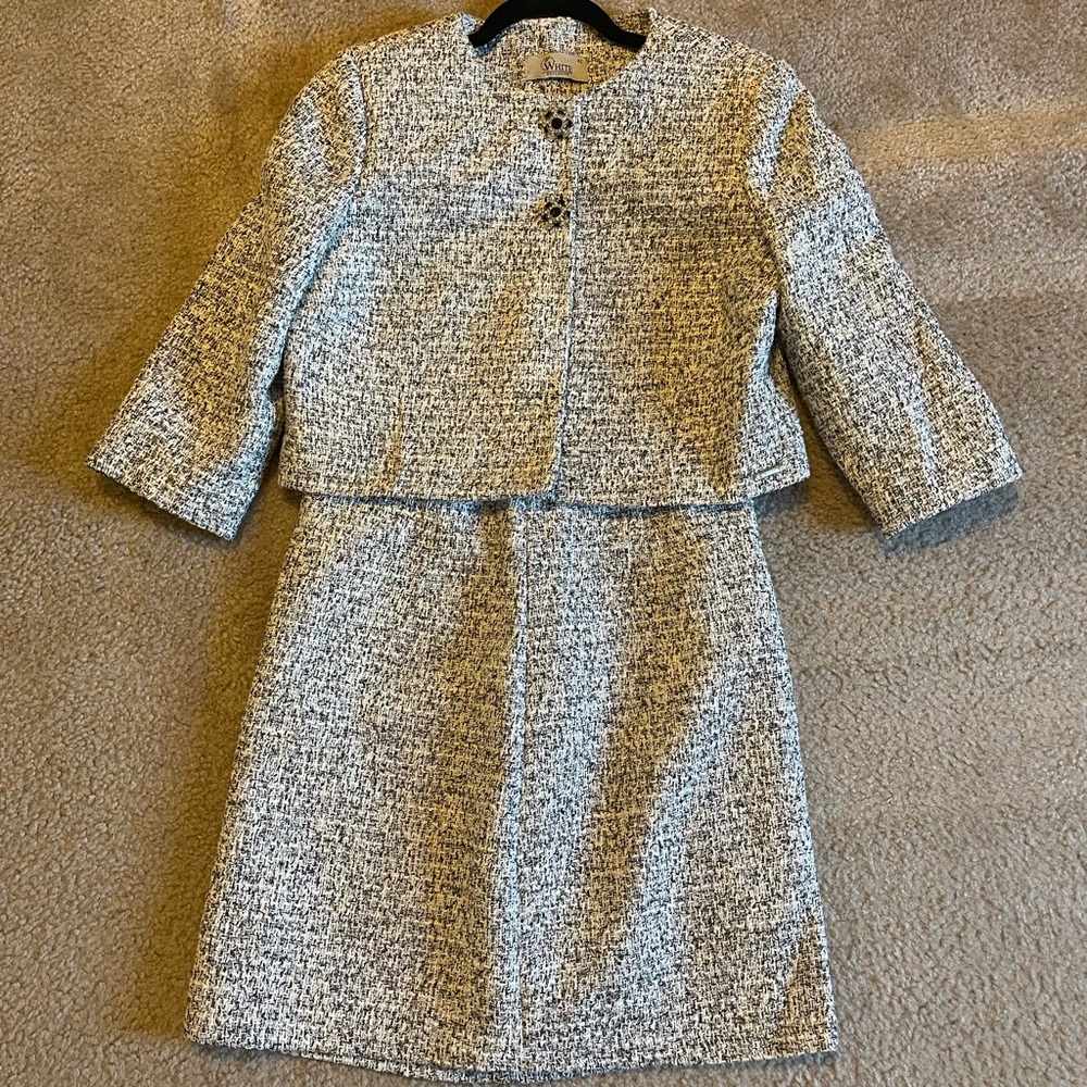 Top and skirt , women set , size large , never warn